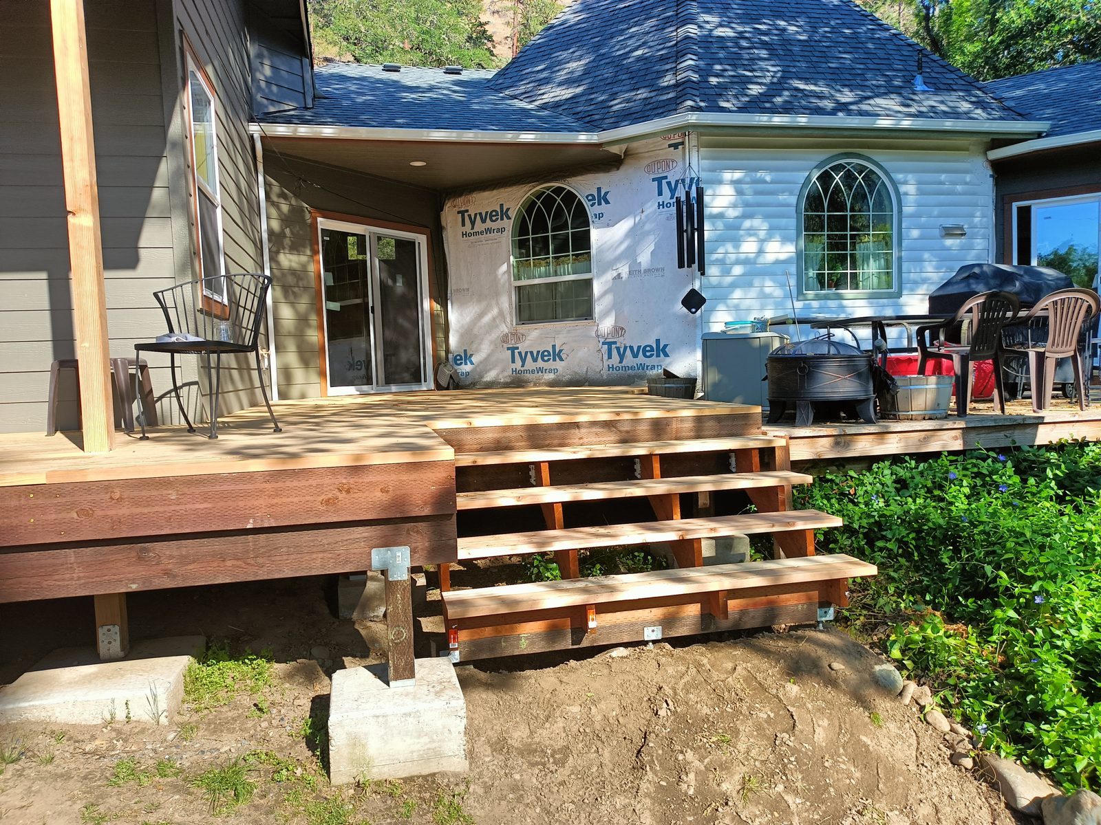 New cedar deck and stairs built by Thor Builders during a Southern Oregon home remodel